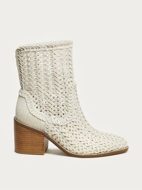 Kelsi Dagger Brooklyn Emery Crochet Booties NWOB Cream Woven Boho Boots